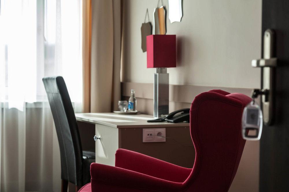 Hotel Cristal Park Tarnow Ngoại thất bức ảnh